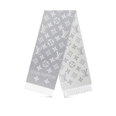 LV Essential Scarf .